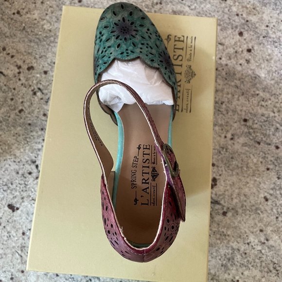 Last Pair!!!PARCHETTA PUMP from L'Artiste by Spring Step - Picture 4 of 8